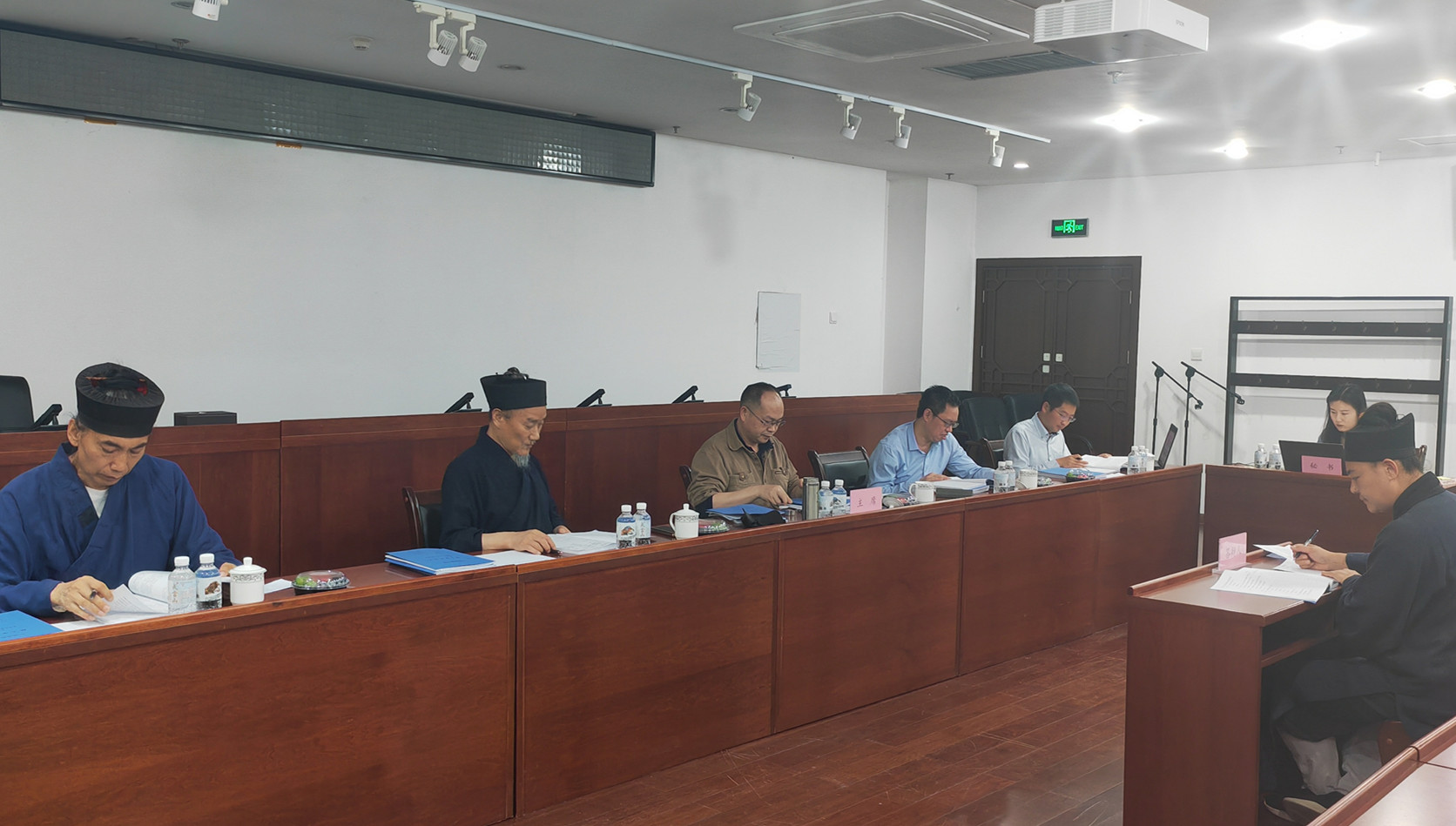 报告厅２.jpg